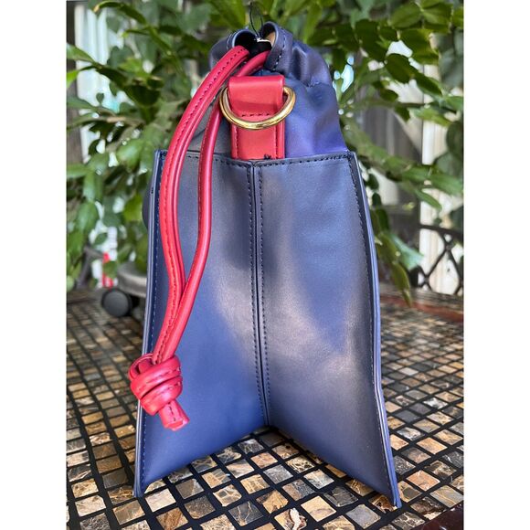 Loungefly Disney Mulan Castle Cinch Sack Crossbody Bucket Bag NWOT - Picture 8 of 10